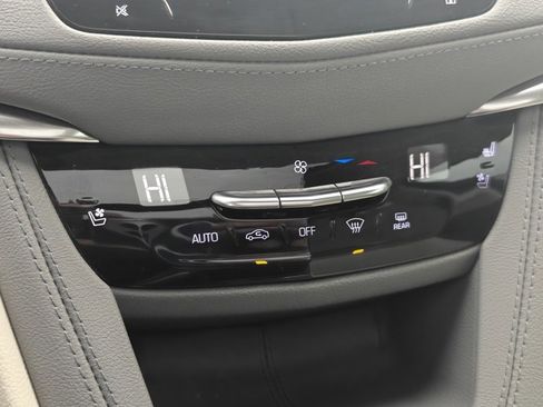 Used 2022 Cadillac XT5 Premium Luxury w/ Technology Package image 38