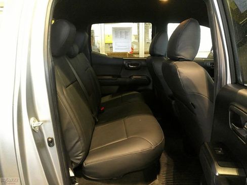 Certified 2022 Toyota Tacoma TRD Sport image 27