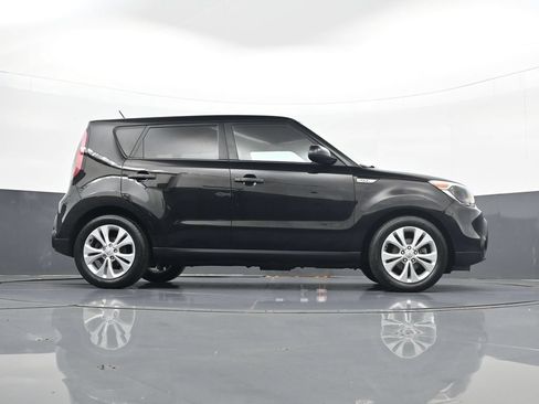 Used 2015 Kia Soul + FWD image 24