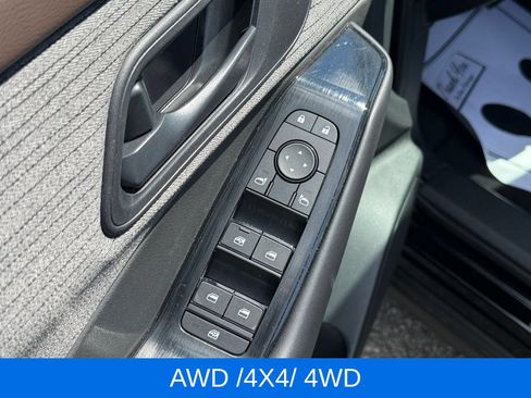 Used 2023 Nissan Rogue S AWD/4WD image 13
