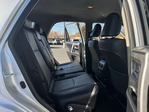 Used 2018 Toyota 4Runner SR5 Premium image 30