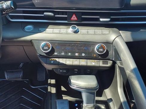 Certified 2024 Hyundai Elantra SEL w/ Convenience Package FWD image 32