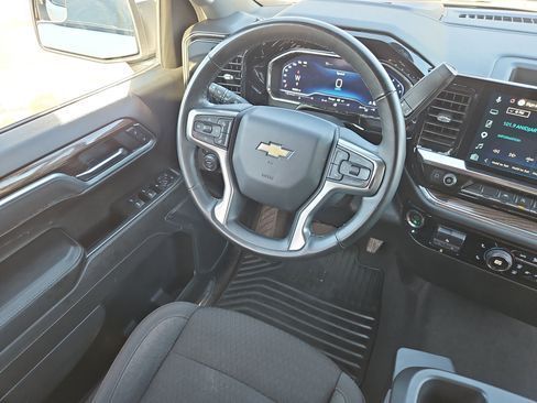 Used 2025 Chevrolet Silverado 1500 LT image 8