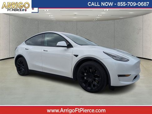 Used 2021 Tesla Model Y Long Range image 1