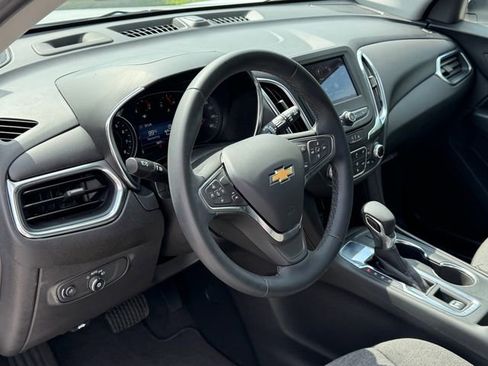 Used 2024 Chevrolet Equinox LT FWD image 12