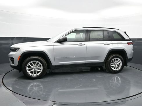 New 2026 Jeep Grand Cherokee Laredo X AWD/4WD image 8