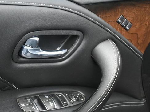 Used 2018 INFINITI QX80 4WD w/ Deluxe Technology Package image 18