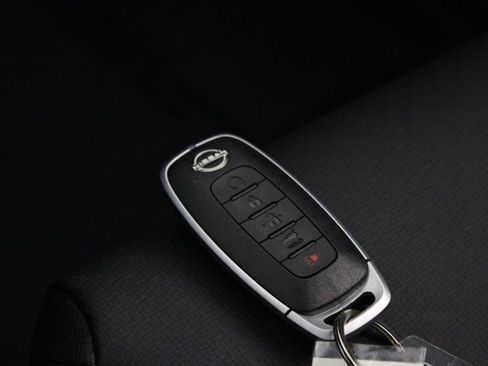 Certified 2025 Nissan Rogue SV w/ SV Premium Package FWD image 31