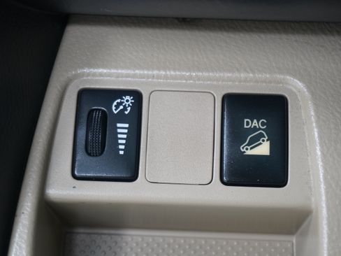 Used 2011 Toyota RAV4 2WD V6 w/ Base V6 Extra Value Pkg image 17