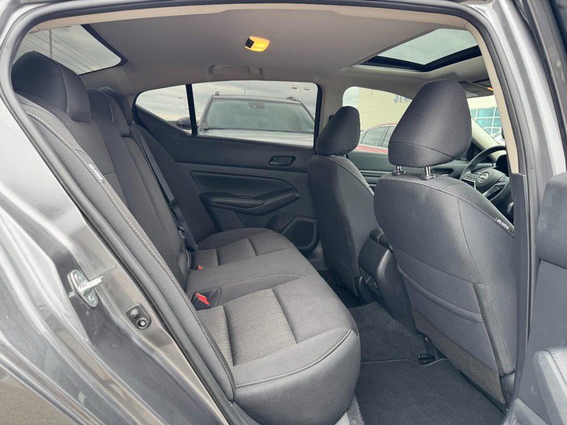 Used 2024 Nissan Altima 2.5 SV w/ SV Premium Package FWD image 10