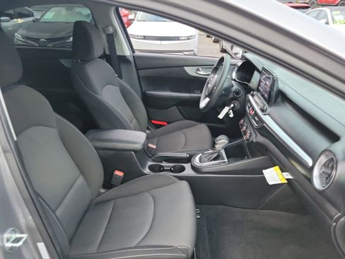Used 2023 Kia Forte LXS image 21