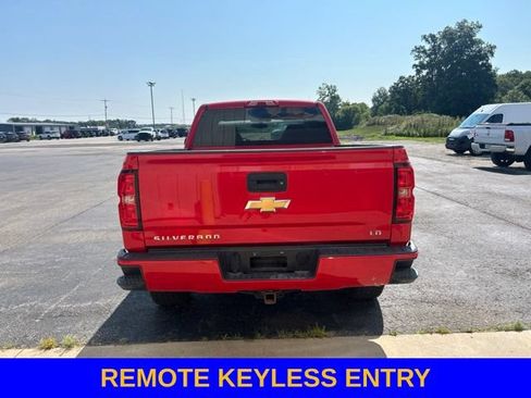 Used 2019 Chevrolet Silverado 1500 Custom w/ Custom Convenience Package AWD/4WD image 4