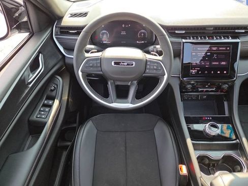 Used 2025 Jeep Grand Cherokee L Altitude RWD image 25