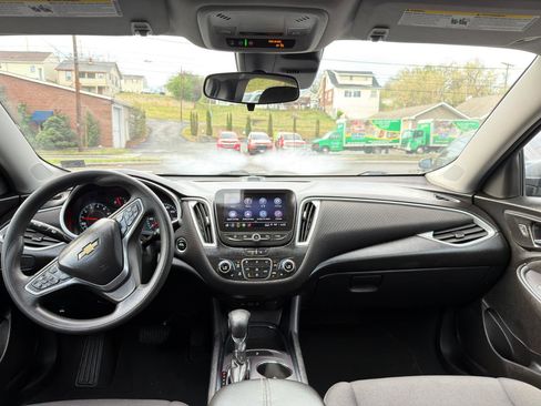 Used 2023 Chevrolet Malibu LT image 18