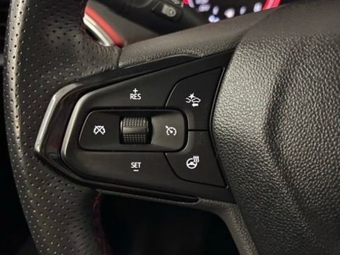 Used 2022 Chevrolet TrailBlazer RS w/ Technology Package FWD image 17