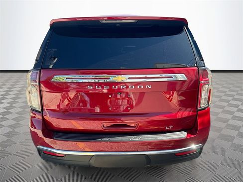Used 2021 Chevrolet Suburban LT image 7