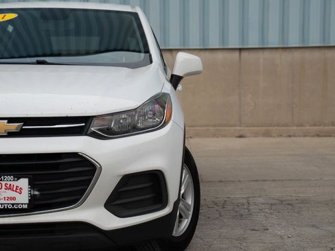 Used 2021 Chevrolet Trax LS w/ Tint and Cruise Package image 2