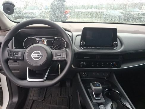 Used 2021 Nissan Rogue S image 10