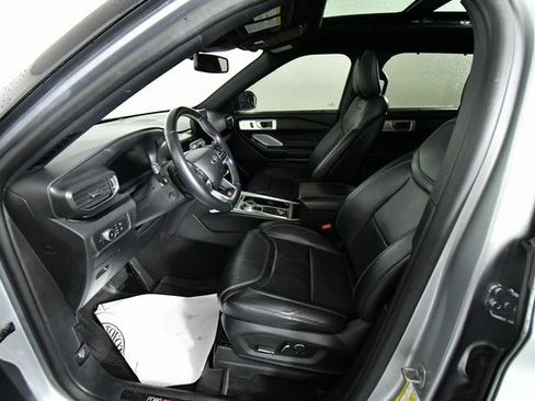 Used 2020 Ford Explorer ST w/ Premium Technology Package image 5