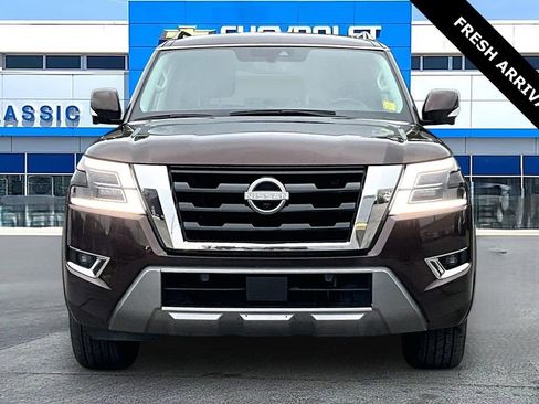 Used 2022 Nissan Armada SL w/ Captain's Chairs Package AWD/4WD image 2