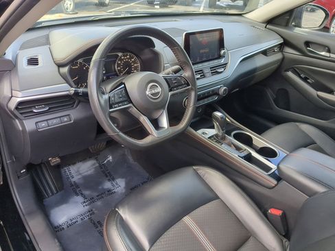 Used 2024 Nissan Altima 2.5 SR FWD image 12