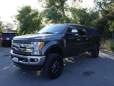 Used 2017 Ford F250 Lariat w/ Chrome Package AWD/4WD image 4