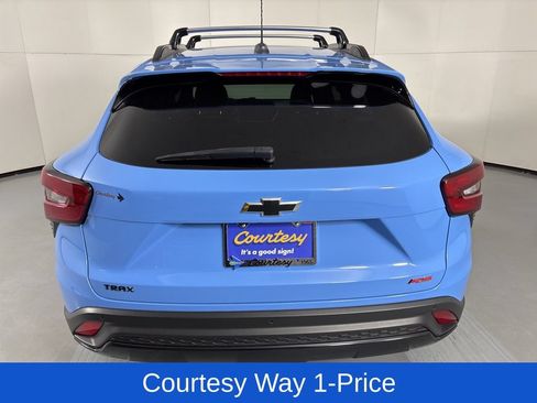 Used 2024 Chevrolet Trax RS w/ Driver Confidence Package FWD image 11