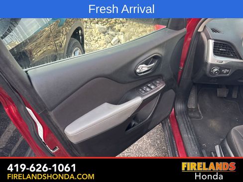 Used 2014 Jeep Cherokee Latitude AWD/4WD image 13