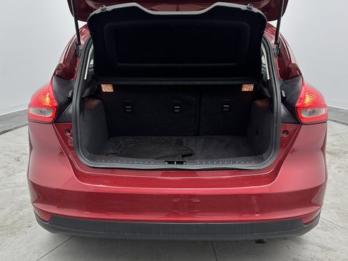 Used 2016 Ford Focus SE w/ SE Power Seat Package image 28