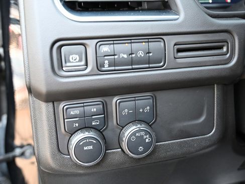 Used 2024 Chevrolet Suburban LT AWD/4WD image 23