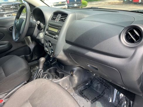 Used 2017 Nissan Versa S FWD image 33