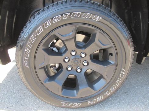 Used 2025 RAM 1500 Big Horn AWD/4WD image 8
