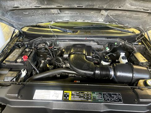 Used 2004 Ford F150 XLT image 29