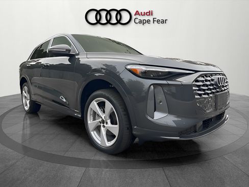 Used 2025 Audi Q5 Premium Plus w/ Premium Plus AWD/4WD image 7