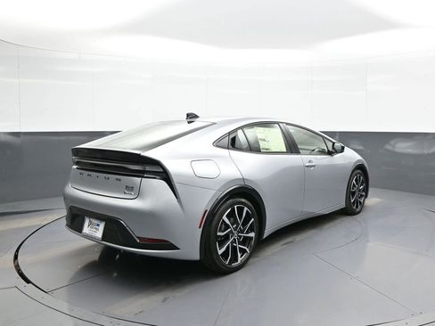 New 2026 Toyota Prius Plug-In Hybrid FWD image 6