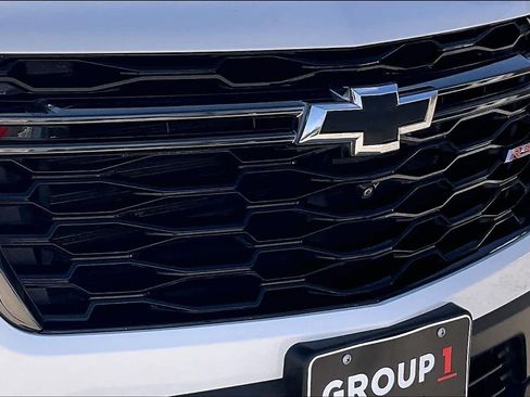 Used 2023 Chevrolet Traverse RS image 29