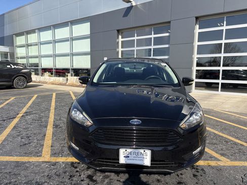 Used 2017 Ford Focus SE image 2