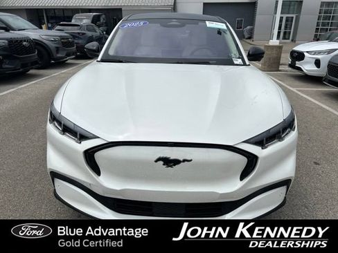 Certified 2025 Ford Mustang Mach-E Premium AWD/4WD image 5
