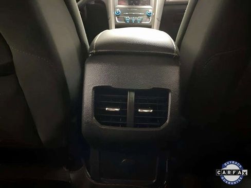 Used 2019 Ford Fusion SE image 64