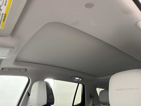 New 2026 GMC Terrain Denali AWD/4WD image 32