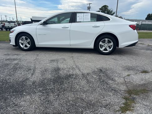 Used 2024 Chevrolet Malibu LS w/ Driver Confidence Package image 2