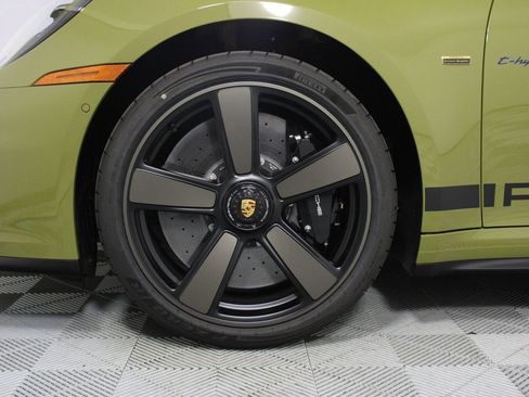 New 2026 Porsche 911 GTS image 18