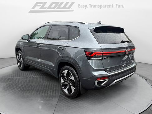 New 2026 Volkswagen Taos SE AWD/4WD image 5