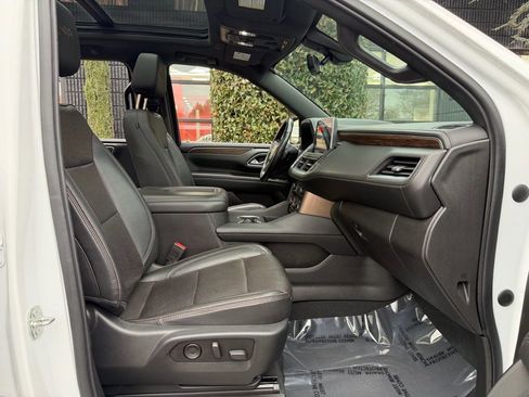 Used 2021 Chevrolet Suburban High Country w/ Premium Package image 36