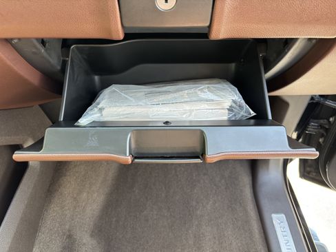 Used 2015 Chevrolet Silverado 1500 High Country w/ High Country Premium Package AWD/4WD image 38