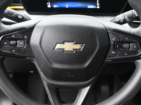 Used 2025 Chevrolet Trax LT FWD image 14