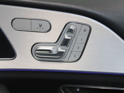 Used 2024 Mercedes-Benz GLE 450e 4MATIC image 27