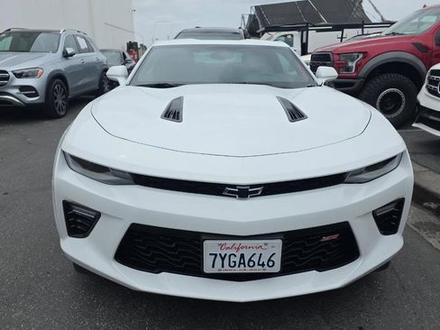 Used 2017 Chevrolet Camaro SS image 2