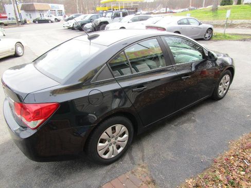 Used 2016 Chevrolet Cruze LS image 9