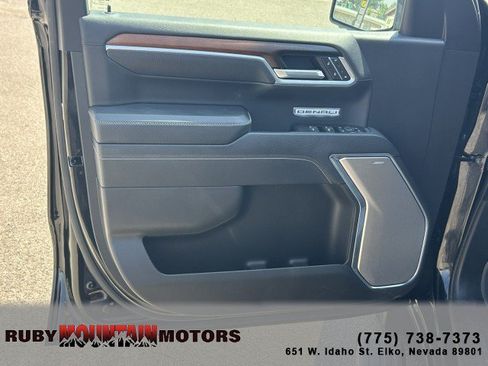 Used 2025 GMC Sierra 1500 Denali w/ Denali Reserve Package AWD/4WD image 9